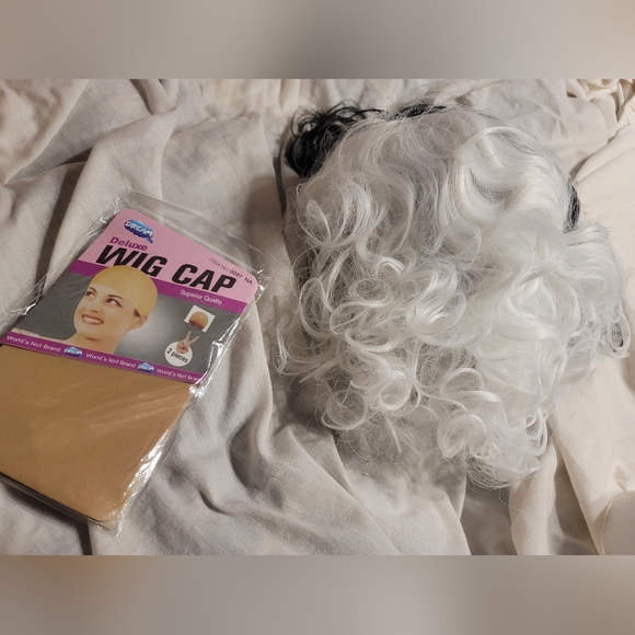 NWT BLACK WHITE CURLY STRAIGHT BOB COSPLAY HALLOWEEN - Picture 3 of 6